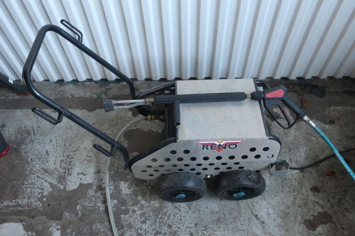 581318-2 High pressure washer, RENO 160/19, 160bar, with wall boom