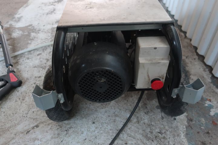 581318-4 High pressure washer, RENO 160/19, 160bar, with wall boom