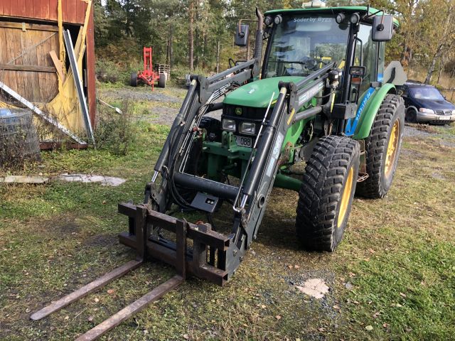 616934-2 Tractor - John Deere 5820 -05
