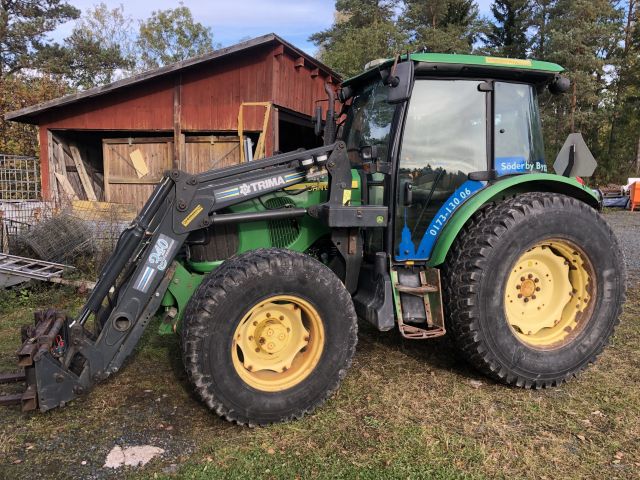616934-1 Tractor - John Deere 5820 -05