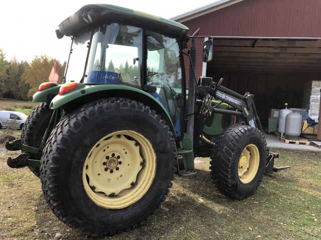 616934-6 Tractor - John Deere 5820 -05