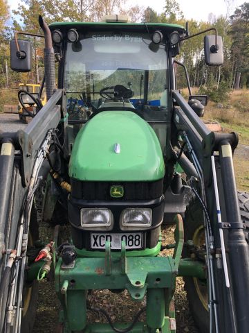 616934-9 Tractor - John Deere 5820 -05