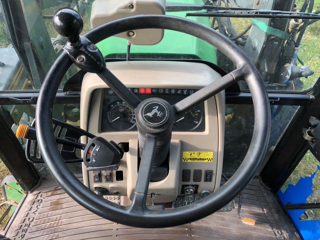 616934-13 Tractor - John Deere 5820 -05