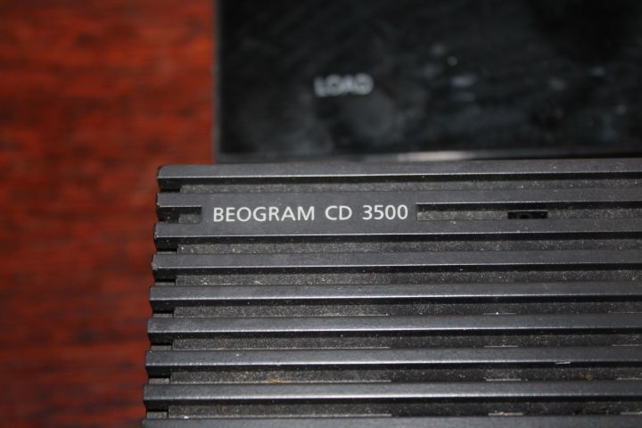 616104-3 Older Bang-Olufsen Hifi System