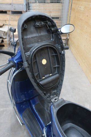 615019-18 Lightweight MC Piaggio ET4 125cc -04