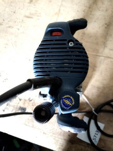 571367-3 Bosch GOF 2000CE Overhead cutter