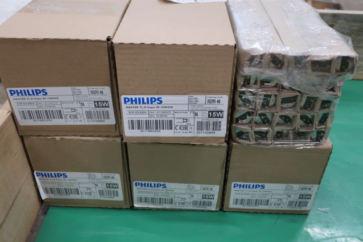 619401-2 6 25-pack fluorescent lamps Philips Master TL-D Super 80 15W / 830
