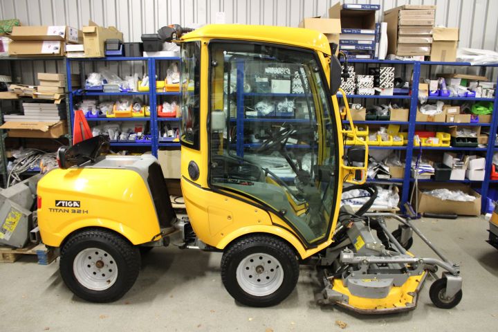 619543-3 Utility carrier Stiga Titan 32H with accessories