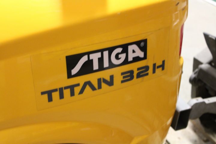 619543-18 Utility carrier Stiga Titan 32H with accessories