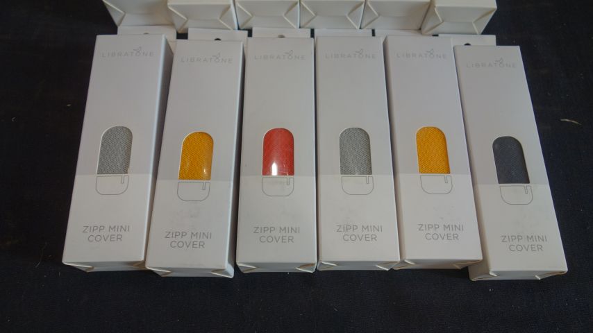 617029-3 12 pcs Libratone Zipp Cover