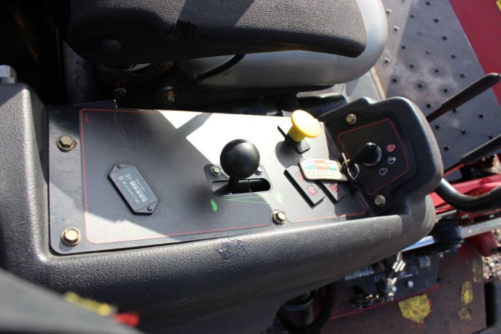615832-17 Riding mower Toro Groundsmaster 7210