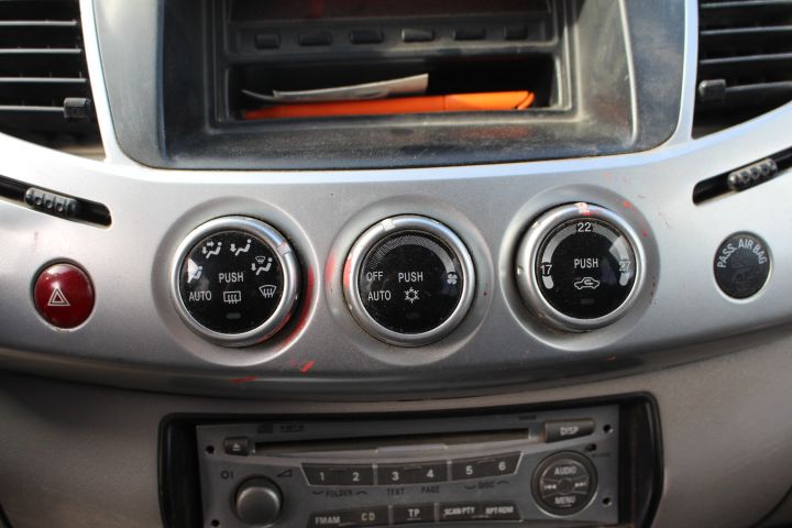 620122-28 Mitsubishi L200 Double Cab 2.5 4x4 Automatic, 178hp, LBZ220 -11