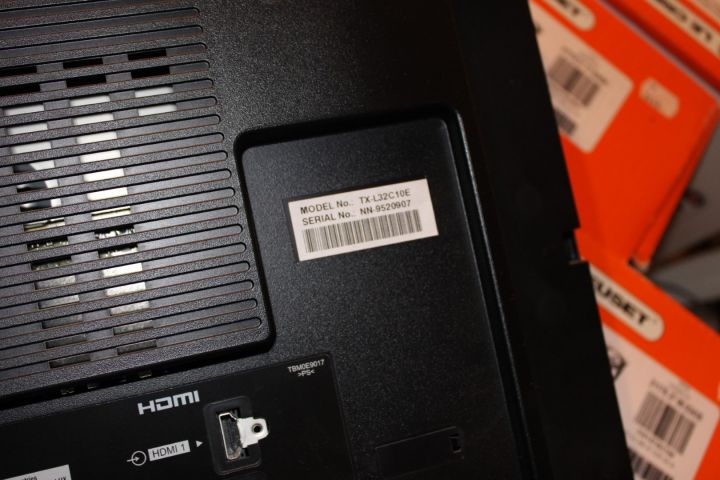 615645-2 LCD-TV 32" Panasonic Viera TX-L32C10E