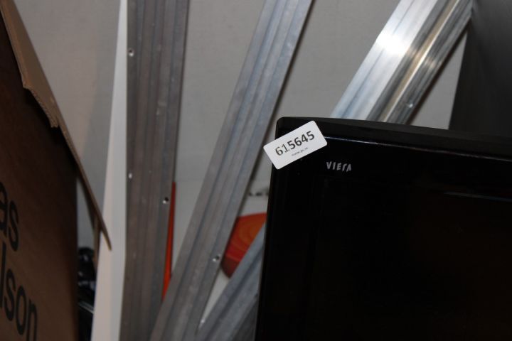 615645-3 LCD-TV 32" Panasonic Viera TX-L32C10E