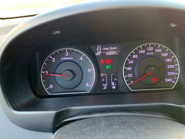 560442-11 Hyundai i30 1.6 CRDi 5 dr, 4450 km, new text about tax