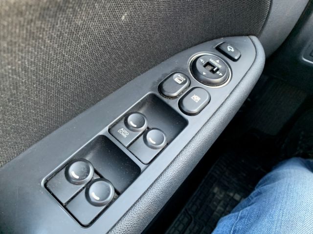 560442-12 Hyundai i30 1.6 CRDi 5 dr, 4450 km, new text about tax