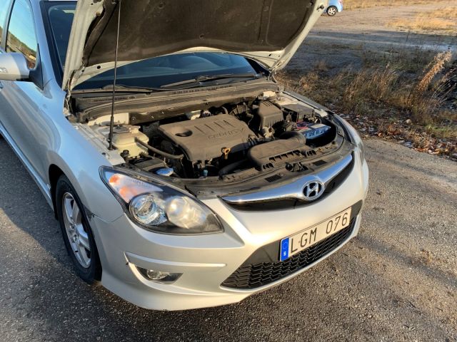560442-15 Hyundai i30 1.6 CRDi 5 dr, 4450 km, new text about tax