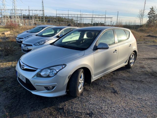 560442-21 Hyundai i30 1.6 CRDi 5 dr, 4450 km, new text about tax