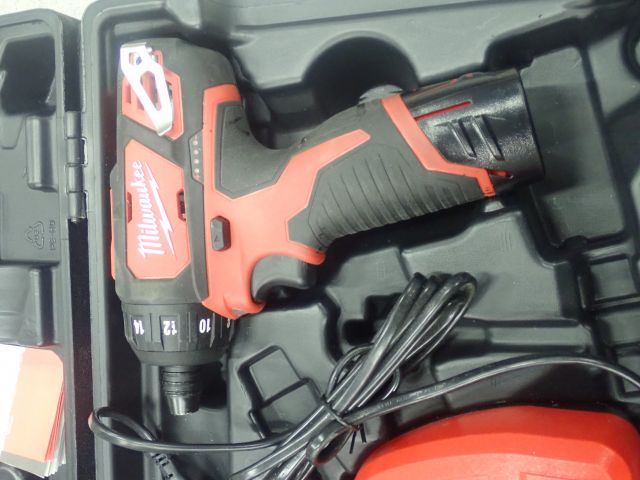 576178-3 Bittaragre MILWAKKE M12BD