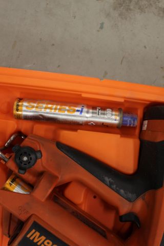 618941-8 Nail machine Paslode IM90CI Lithium with charger