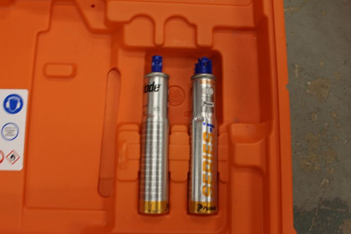 618941-9 Nail machine Paslode IM90CI Lithium with charger