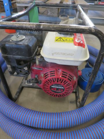 377682-5 Water pump with hose