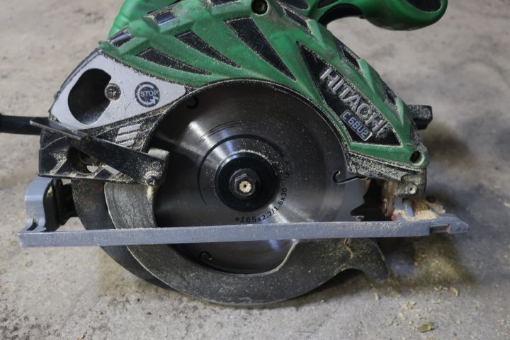 581333-4 Circular saw, Hitachi C 6BU2