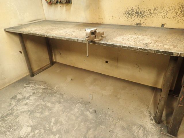 599067-3 Workbench, Extraction and painting