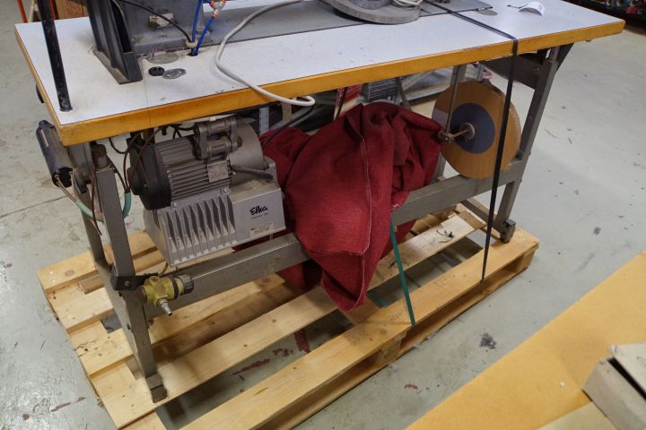 542501-8 Industrial sewing machine "ADLER"
