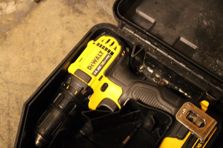 615917-2 Screwdriver DeWalt DCD730