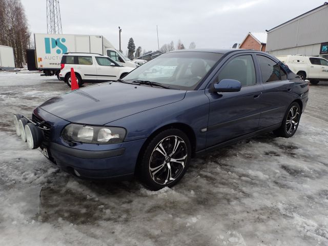 519769-1 Volvo R S60 -00. Reg No: SEA585. Visited until New Year.