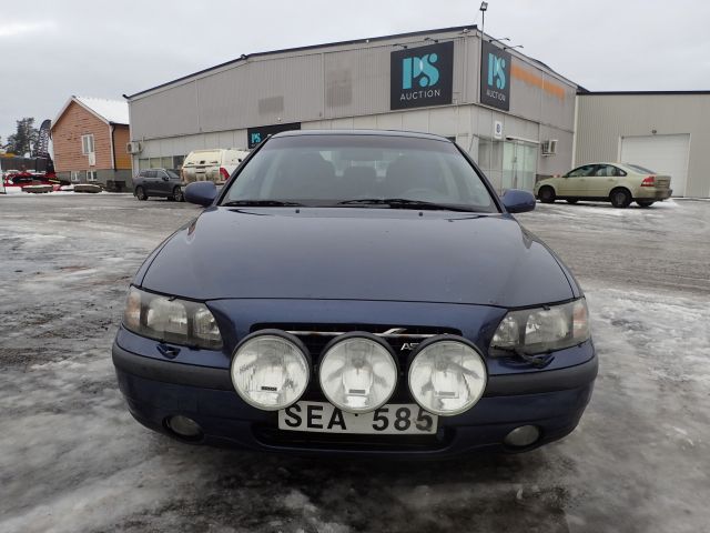 519769-2 Volvo R S60 -00. Reg No: SEA585. Visited until New Year.