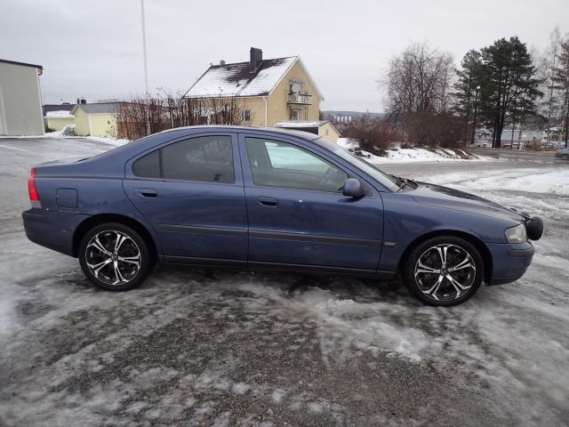 519769-4 Volvo R S60 -00. Reg No: SEA585. Visited until New Year.