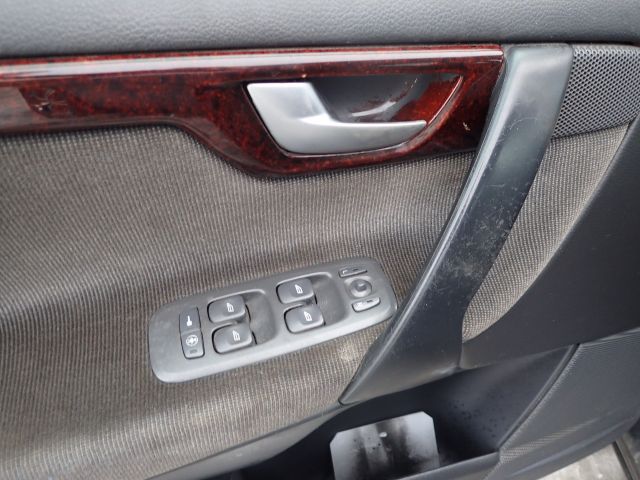 519769-60 Volvo R S60 -00. Reg No: SEA585. Visited until New Year.