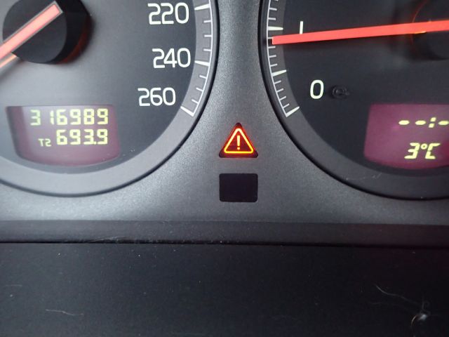 519769-72 Volvo R S60 -00. Reg No: SEA585. Visited until New Year.