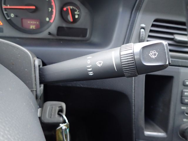 519769-74 Volvo R S60 -00. Reg No: SEA585. Visited until New Year.