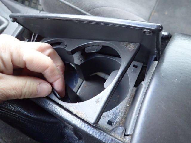 519769-107 Volvo R S60 -00. Reg No: SEA585. Visited until New Year.