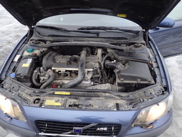 519769-122 Volvo R S60 -00. Reg No: SEA585. Visited until New Year.