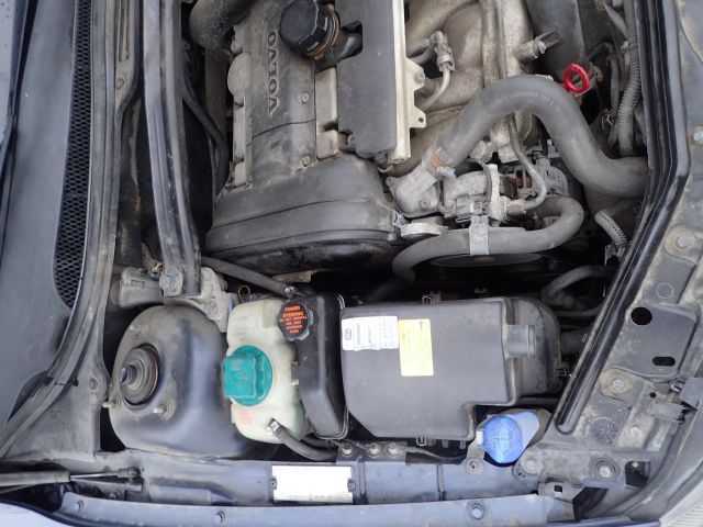 519769-127 Volvo R S60 -00. Reg No: SEA585. Visited until New Year.