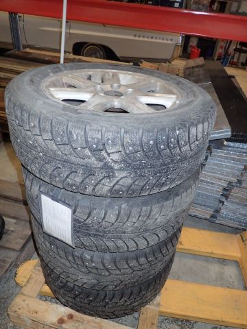 519769-132 Volvo R S60 -00. Reg No: SEA585. Visited until New Year.