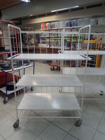 599160-2 Två stycken plockvagnar