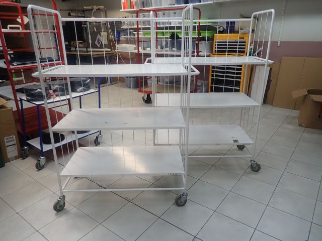 599160-1 Två stycken plockvagnar