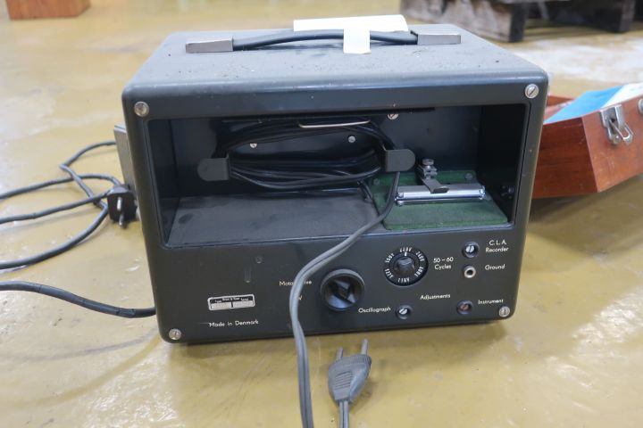 581378-8 Engraving pen, Vici and hardness meter Bruel & Kjaer