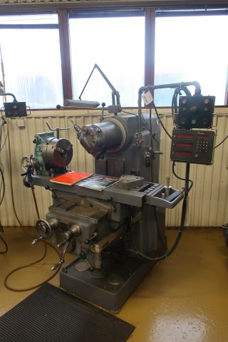 581392-8 Universal cutter, Schaublin mod 53, with round feeding table and tools