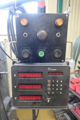 581392-3 Universal cutter, Schaublin mod 53, with round feeding table and tools