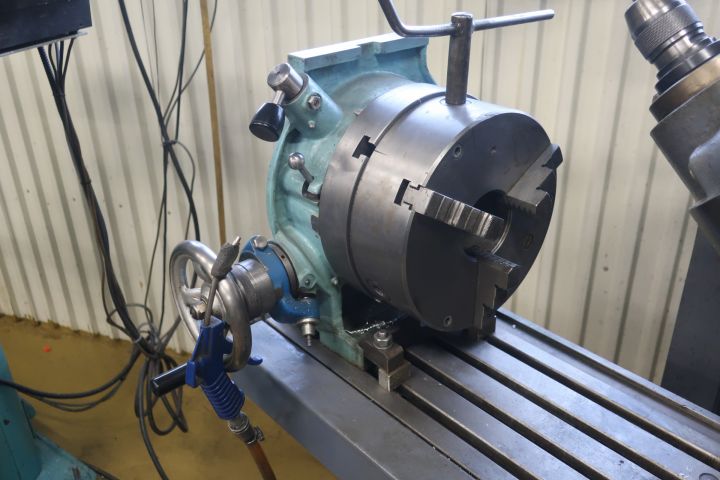 581392-15 Universal cutter, Schaublin mod 53, with round feeding table and tools