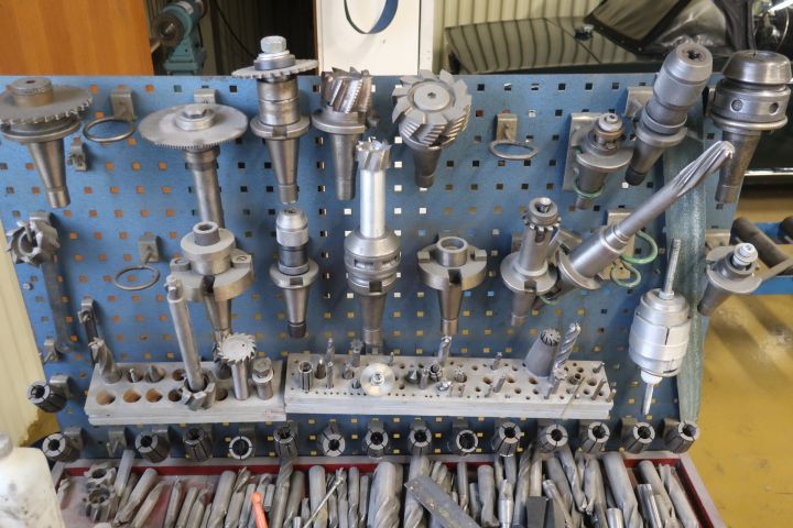 581392-30 Universal cutter, Schaublin mod 53, with round feeding table and tools