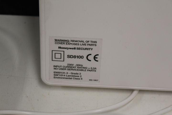 622934-12 Alarm pack - Central unit Honeywell SD8100, control panel, magnetic contact and motion detectors