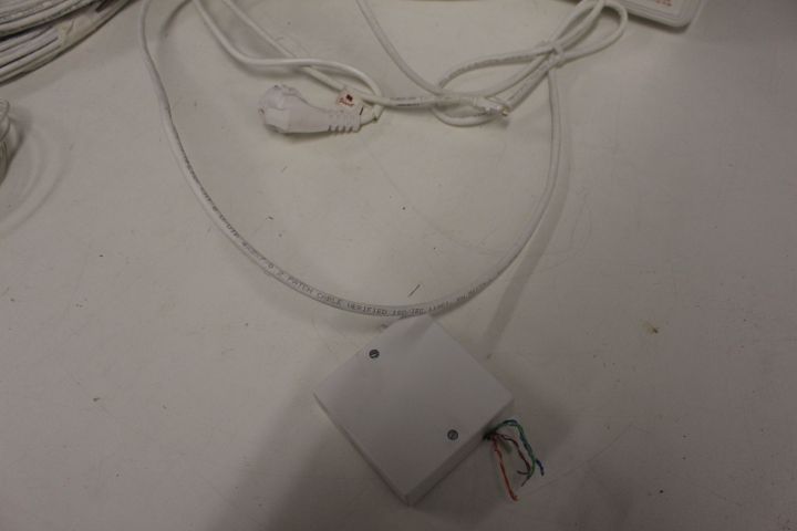 622934-13 Alarm pack - Central unit Honeywell SD8100, control panel, magnetic contact and motion detectors