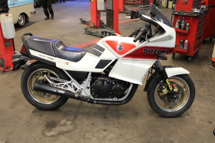 622981-10 SUZUKI GSX 1100 -84